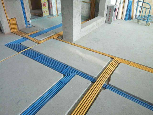 家装水路施工开槽冷水和热水管开槽方式一样吗?